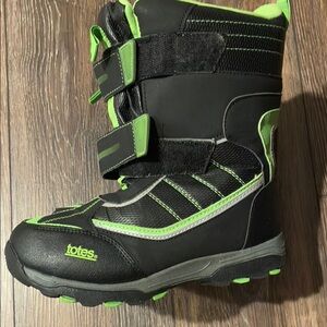 Totes Black and Green Rain & Snow Boots with Velcro Straps size 3 boys